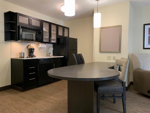 Candlewood Suites Raleigh Crabtree image 27
