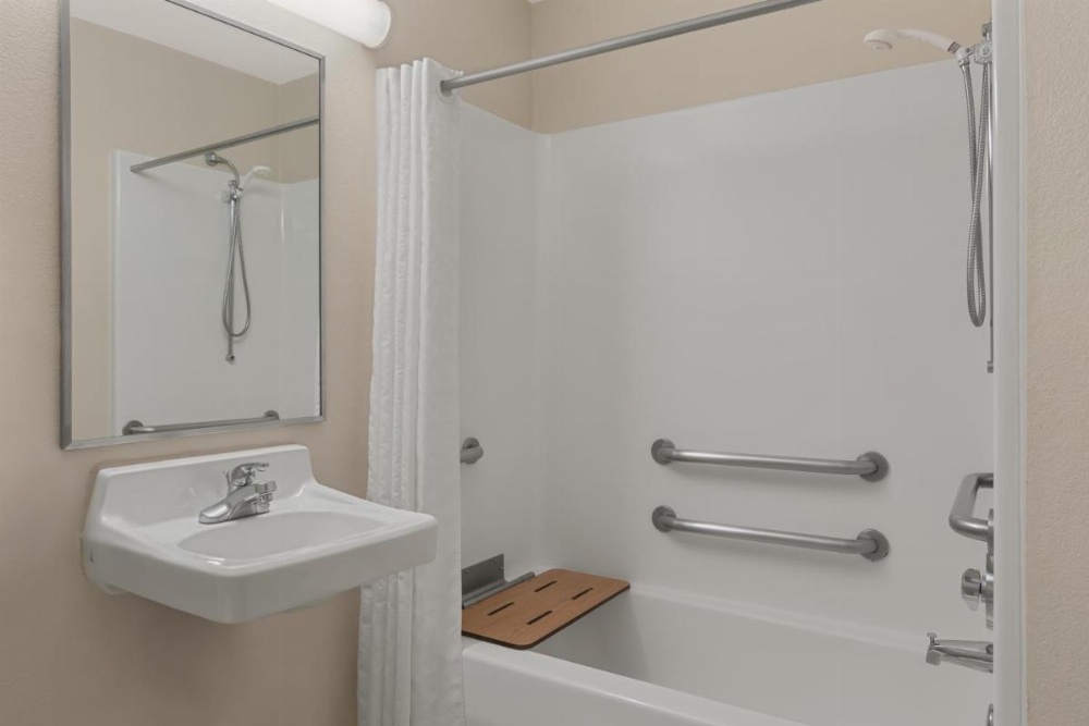 Candlewood Suites Raleigh Crabtree Image 6